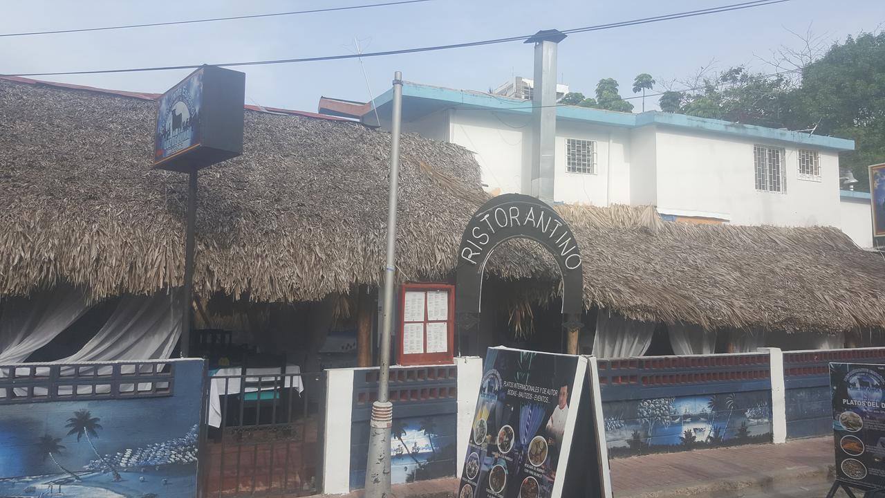 Hotel & Restaurante Espanol Luz De Luna Boca Chica Exterior photo